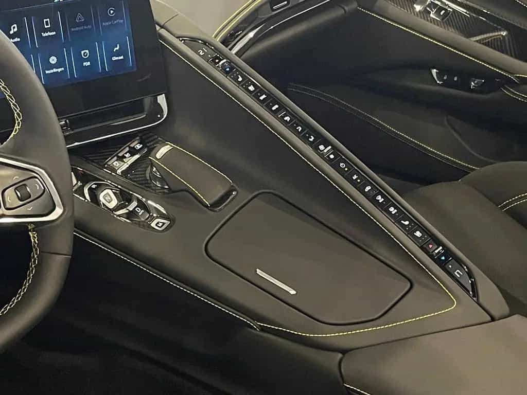Corvette C8 C8 3LT Stingray Convertible R-Pack 12/2025-photo-38