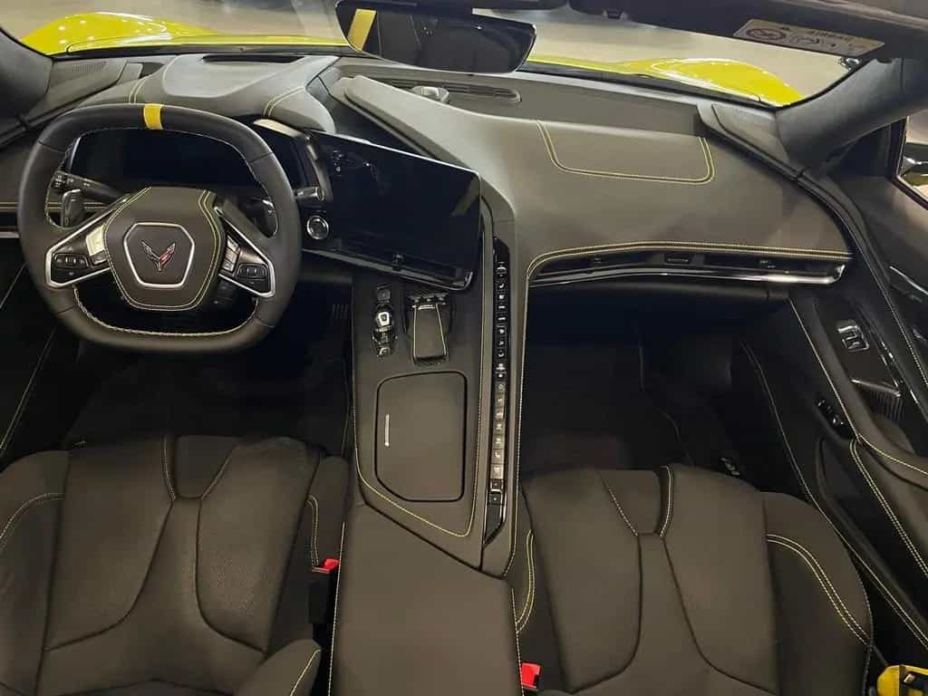 Chevrolet Other Corvette C8 3LT Stingray Convertible R-Pack 12/2025-photo-27