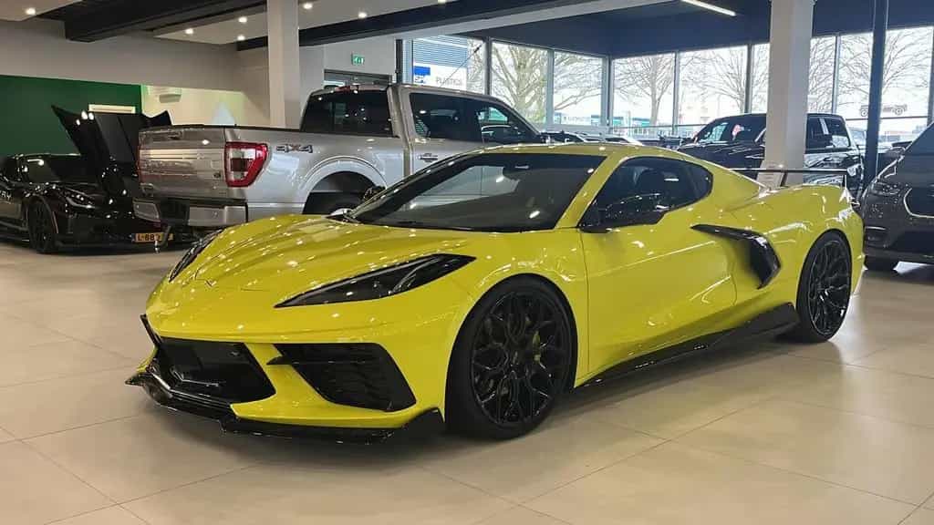 Chevrolet Other Corvette C8 3LT Stingray Convertible R-Pack 12/2025-photo-3