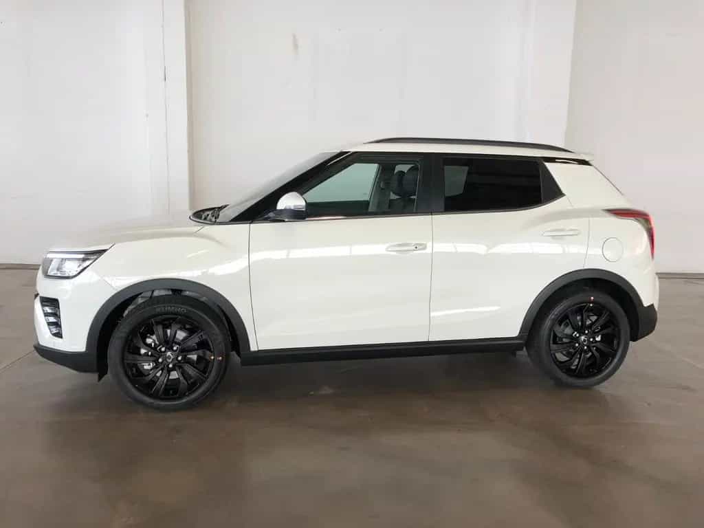 Ssangyong Tivoli 1.5 Benzin 120KW/163 PS I BLACKLINE "Neu" null-photo-1