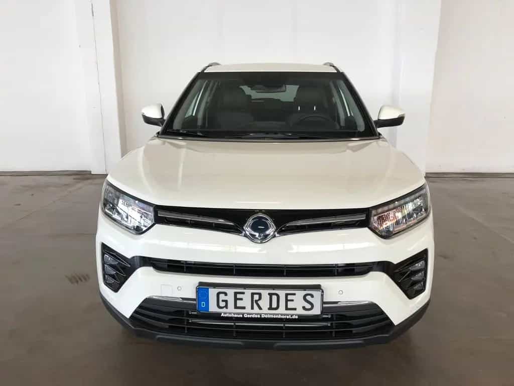 Ssangyong Tivoli 1.5 Benzin 120KW/163 PS I BLACKLINE "Neu" null-photo-3
