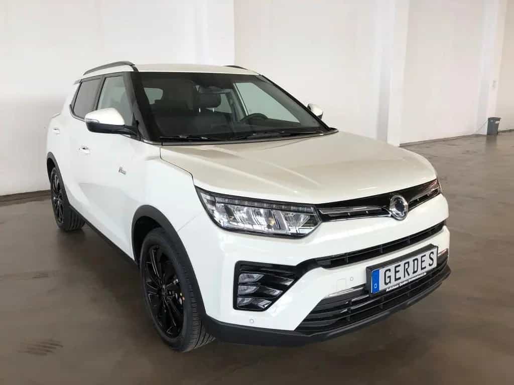 Ssangyong Tivoli 1.5 Benzin 120KW/163 PS I BLACKLINE "Neu" null-photo-4