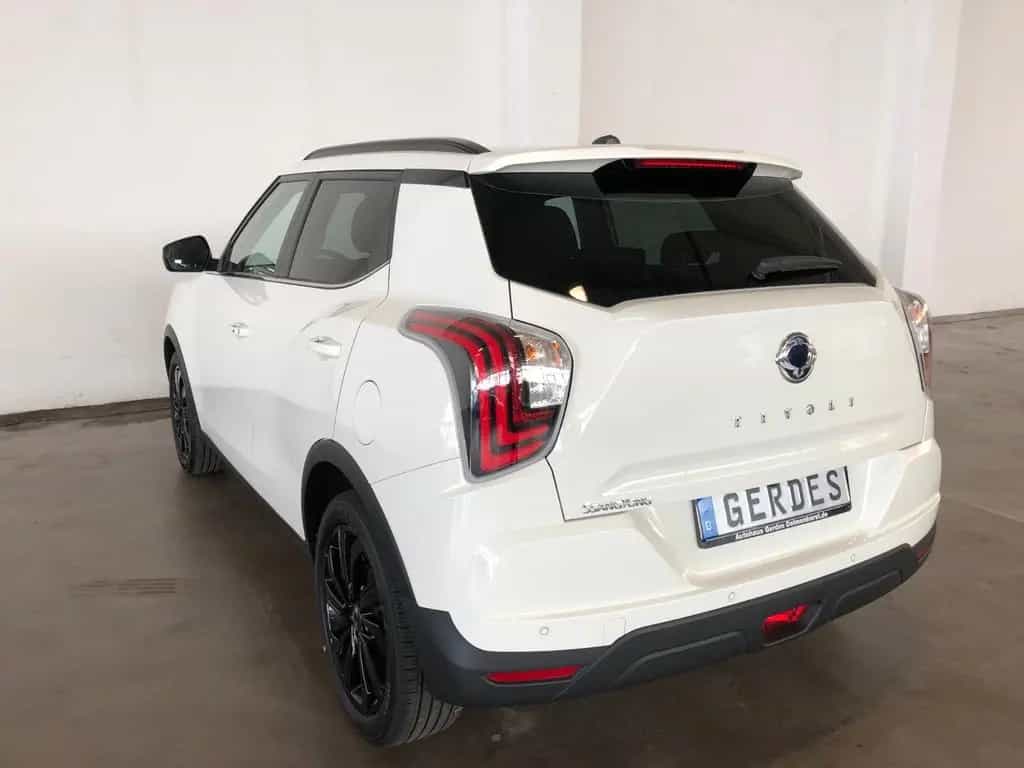 Ssangyong Tivoli 1.5 Benzin 120KW/163 PS I BLACKLINE "Neu" null-photo-7
