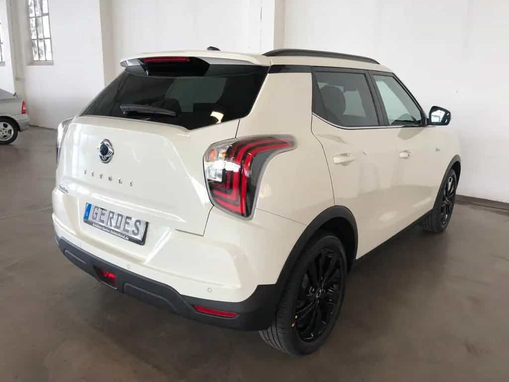 Ssangyong Tivoli 1.5 Benzin 120KW/163 PS I BLACKLINE "Neu" null-photo-9