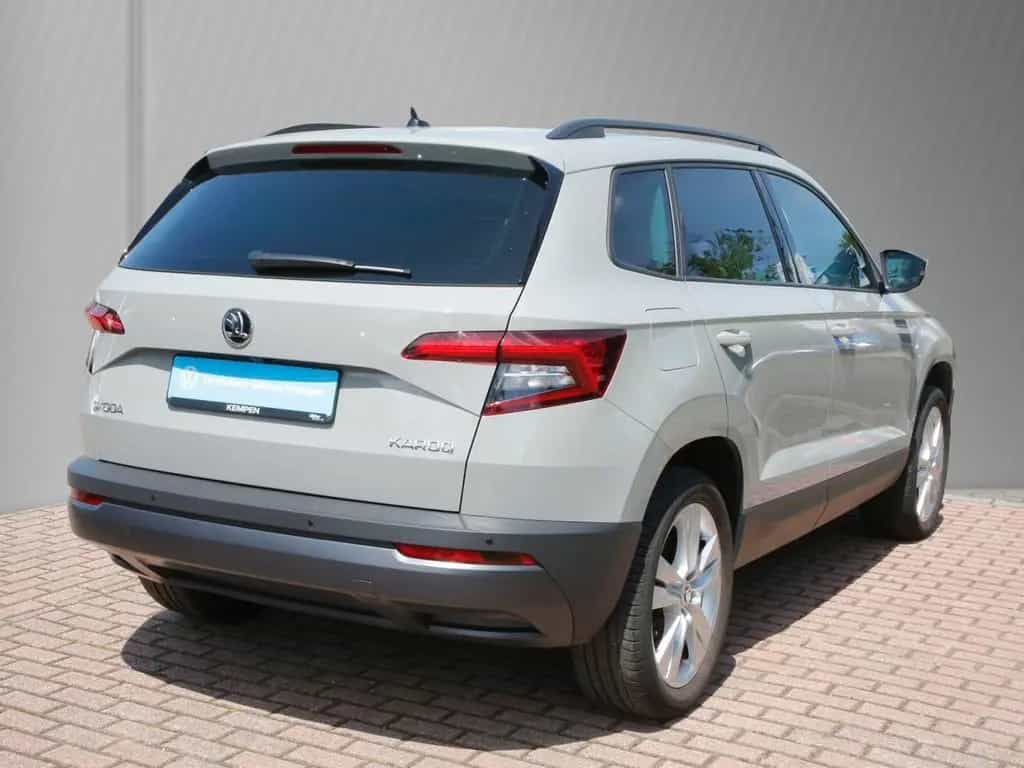 Skoda Karoq 1.5 TSI  DSG Style 4x4 18" LM Navi Smart L 08/2019-photo-4