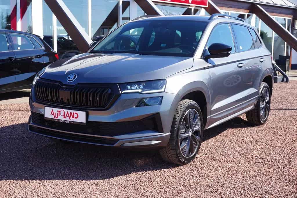 Skoda Karoq Sportline 1.5 TSI DSG LED ACC Navi Kamera 06/2025-photo-1