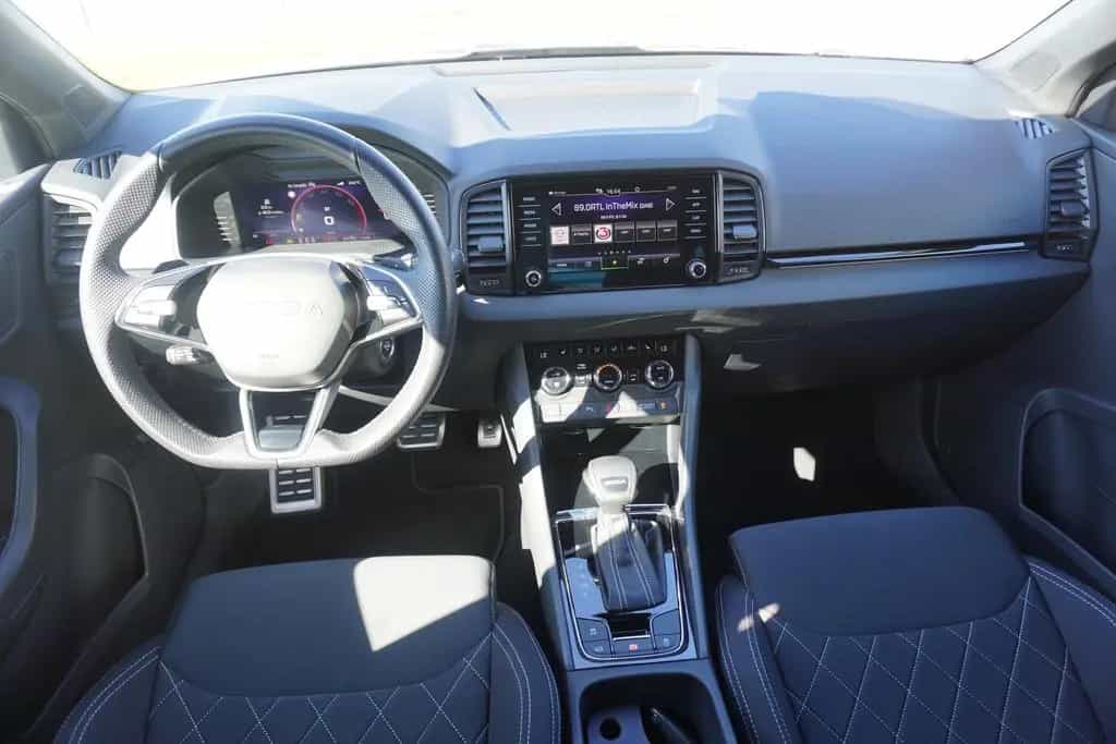 Skoda Karoq Sportline 1.5 TSI DSG LED ACC Navi Kamera 06/2025-photo-15