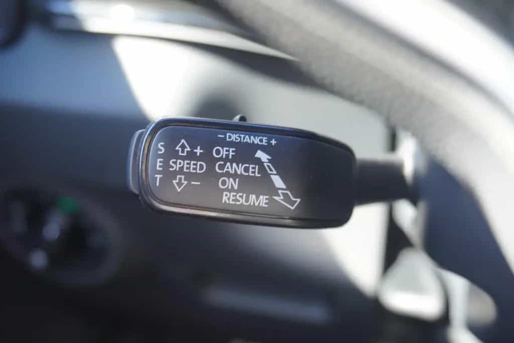 Skoda Karoq Sportline 1.5 TSI DSG LED ACC Navi Kamera 06/2025-photo-17
