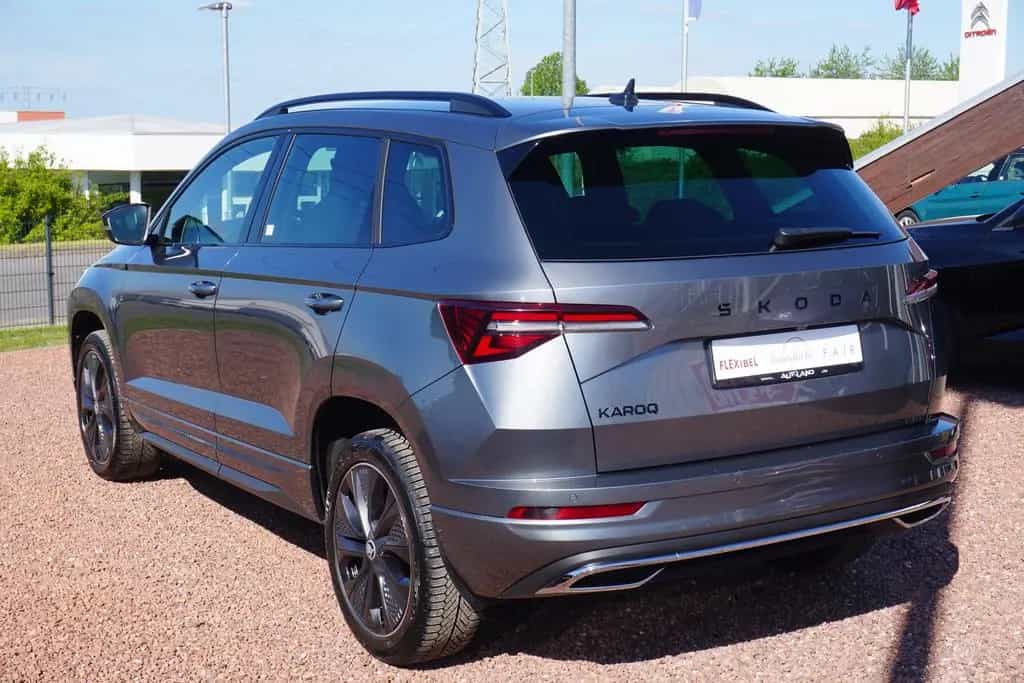 Skoda Karoq Sportline 1.5 TSI DSG LED ACC Navi Kamera 06/2025-photo-2