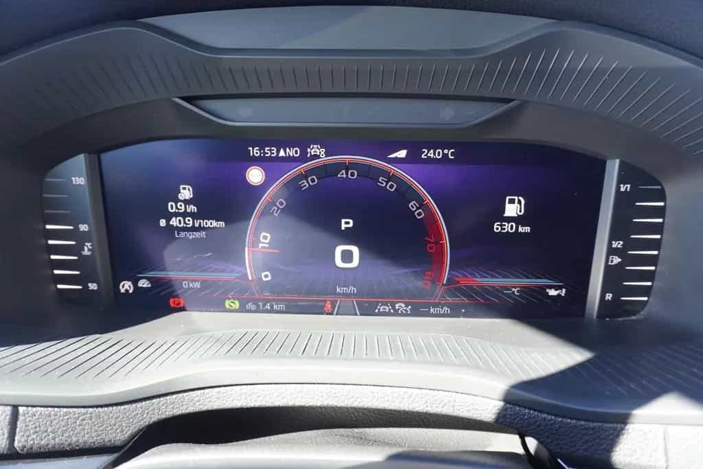 Skoda Karoq Sportline 1.5 TSI DSG LED ACC Navi Kamera 06/2025-photo-20