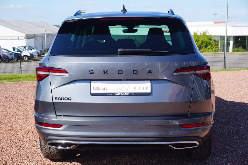 Skoda Karoq Sportline 1.5 TSI DSG LED ACC Navi Kamera 06/2025-photo-4