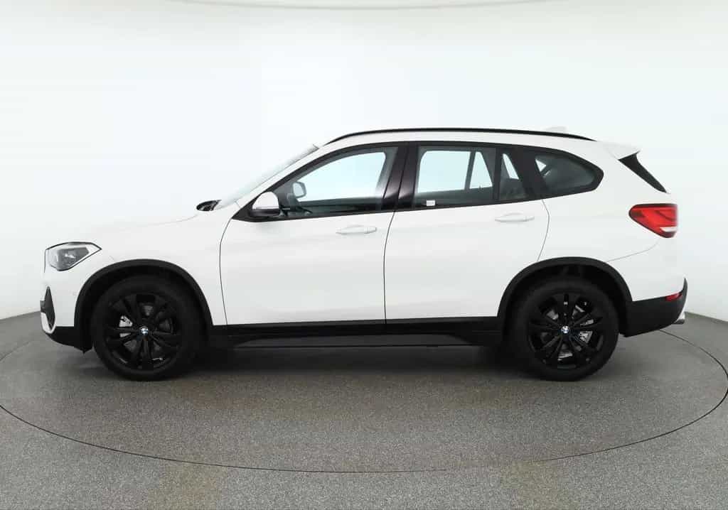 BMW X1 sDrive 18i Advantage LED Sitzheizung Leder 01/2021-photo-1