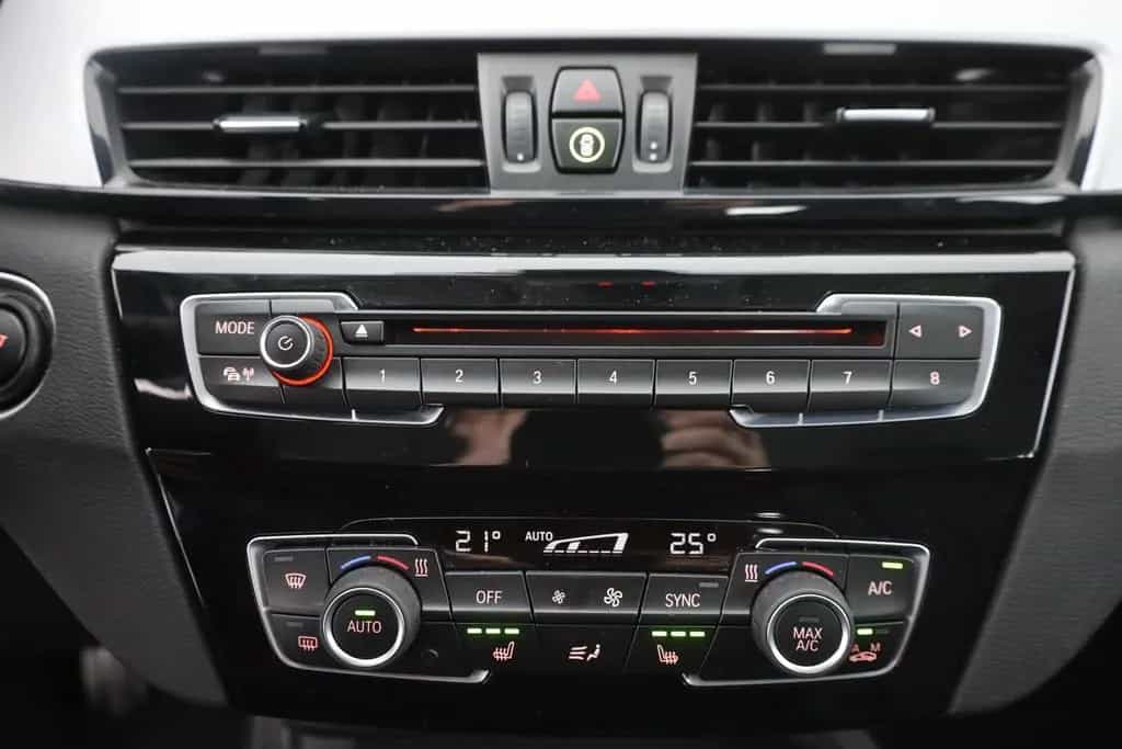BMW X1 sDrive 18i Advantage LED Sitzheizung Leder 01/2021-photo-11
