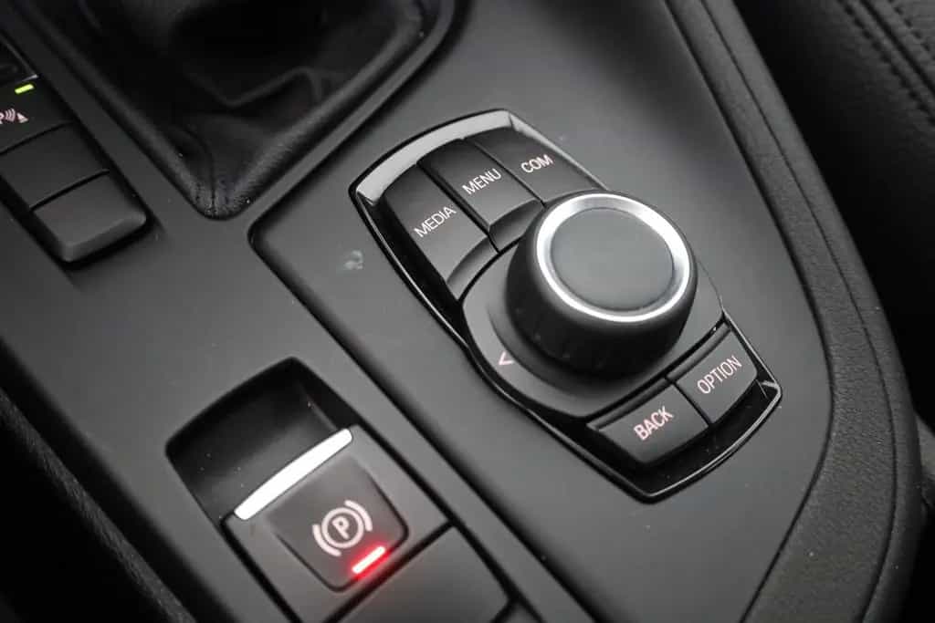 BMW X1 sDrive 18i Advantage LED Sitzheizung Leder 01/2021-photo-14