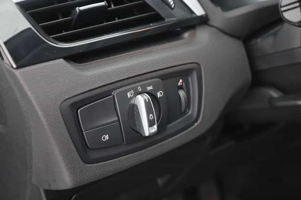 BMW X1 sDrive 18i Advantage LED Sitzheizung Leder 01/2021-photo-21