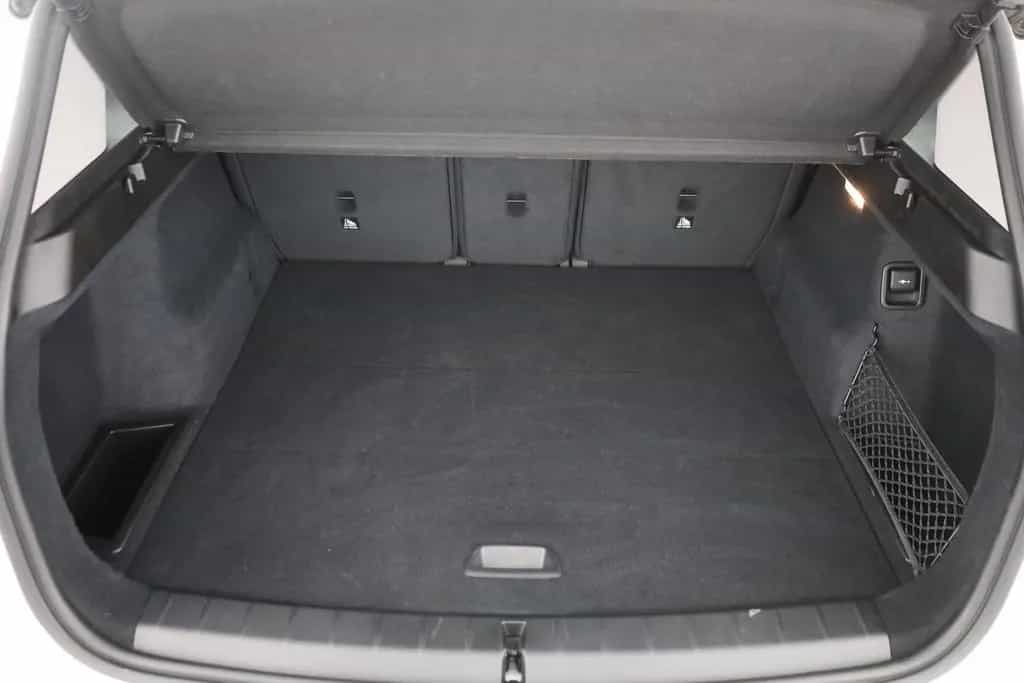 BMW X1 sDrive 18i Advantage LED Sitzheizung Leder 01/2021-photo-26