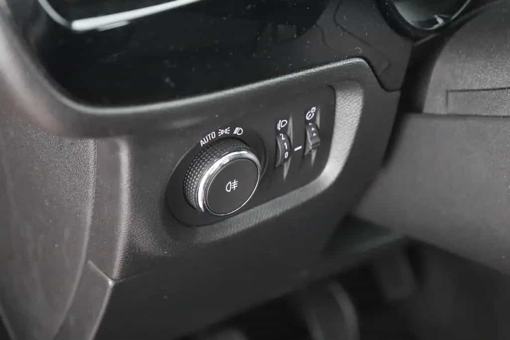 Opel Corsa F 1.2 Turbo Edition Navi Winterpaket PDC 07/2023-photo-18