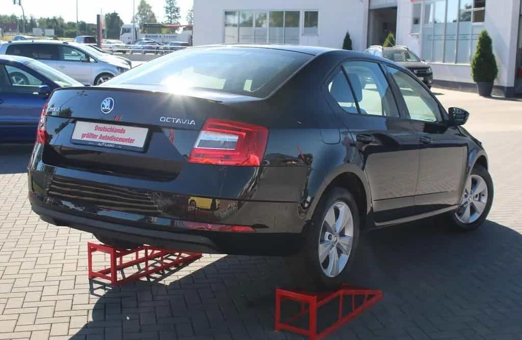 Skoda Octavia 1.5 TSI AAC PDC Smartlink Alu Temp 02/2020-photo-4