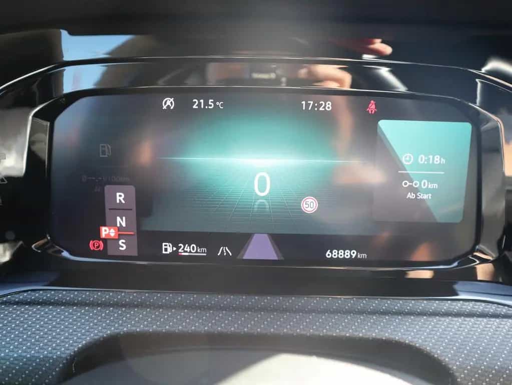 Volkswagen Golf VIII Variant 2.0 TSI DSG R-Line ACC LED PDC 11/2022-photo-20