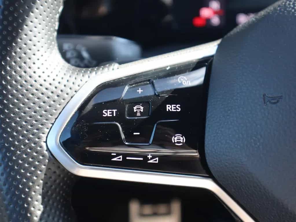 Volkswagen Golf VIII Variant 2.0 TSI DSG R-Line ACC LED PDC 11/2022-photo-21