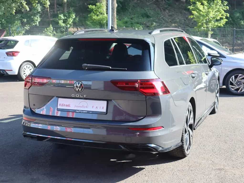Volkswagen Golf VIII Variant 2.0 TSI DSG R-Line ACC LED PDC 11/2022-photo-5