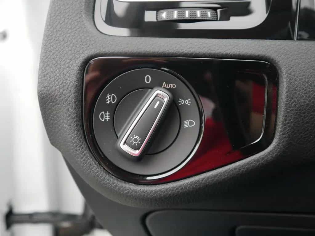 Volkswagen Golf VII Variant 1.5 TSI Highline LED Navi ACC 06/2018-photo-28