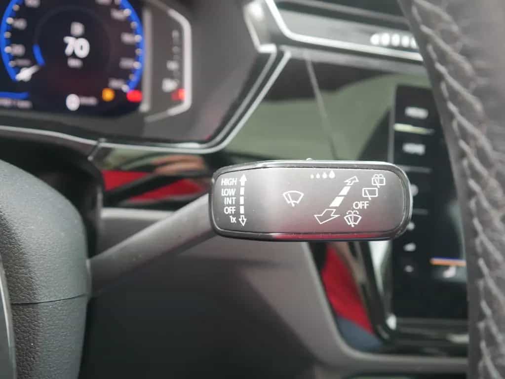 Volkswagen Touran 1.5 TSI Highline LED Navi ACC Sitzheizung 12/2020-photo-25