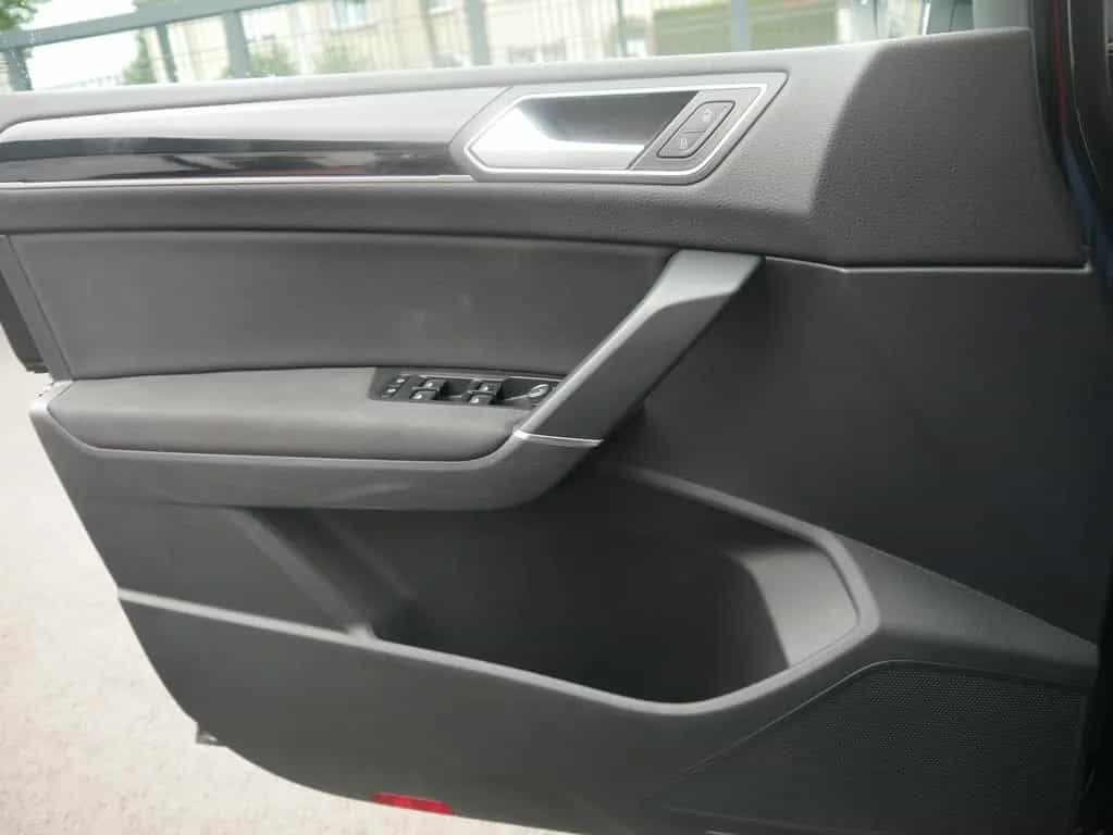Volkswagen Touran 1.5 TSI Highline LED Navi ACC Sitzheizung 12/2020-photo-29