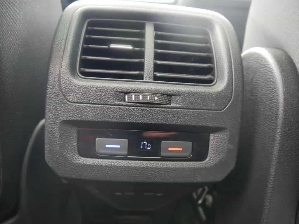 Volkswagen Touran 1.5 TSI Highline LED Navi ACC Sitzheizung 12/2020-photo-38