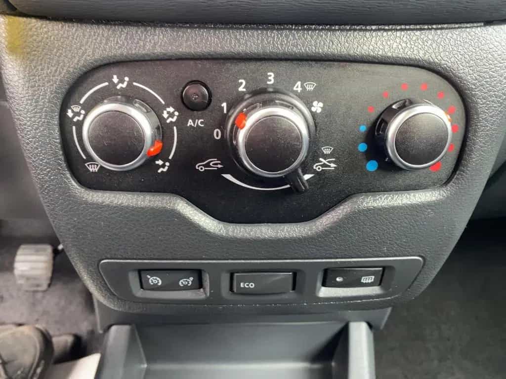 Dacia Lodgy 1.3 TCe 130 GPF Comfort CAM*SHZ*PDC*Kam. 12/2020-photo-17