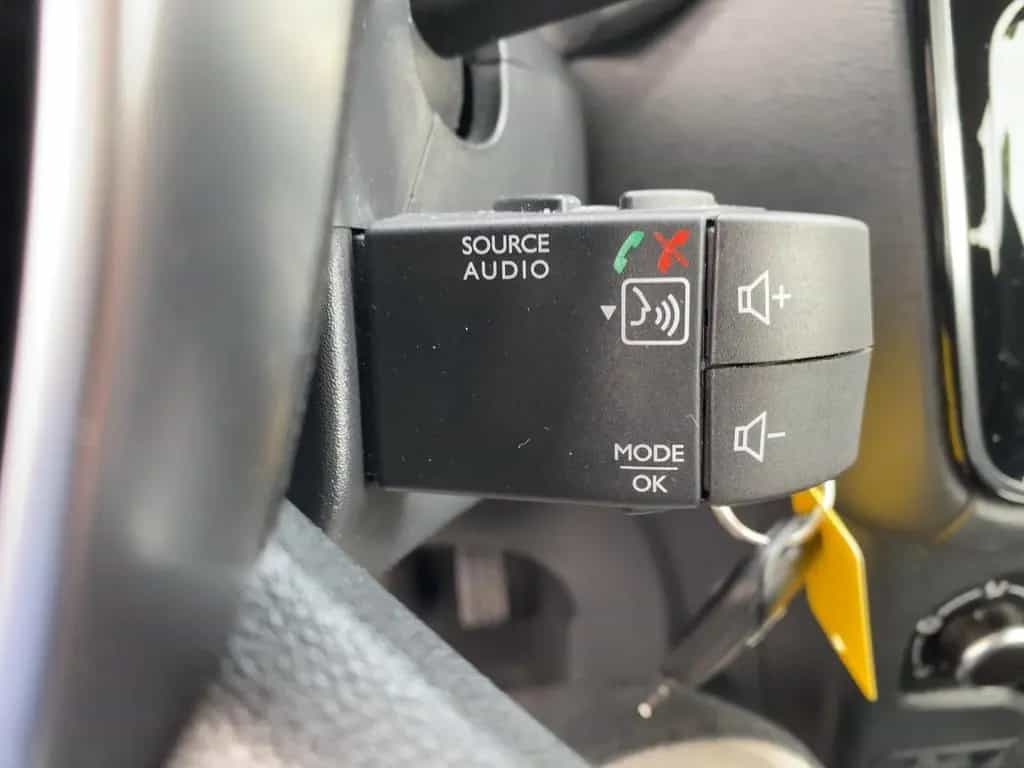 Dacia Lodgy 1.3 TCe 130 GPF Comfort CAM*SHZ*PDC*Kam. 12/2020-photo-18