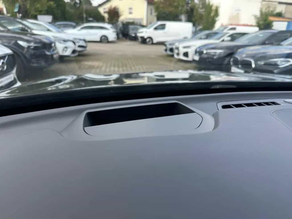 Volvo XC60 Ultimate Dark AWD Leder HuD Pano B&W 360° 08/2022-photo-10