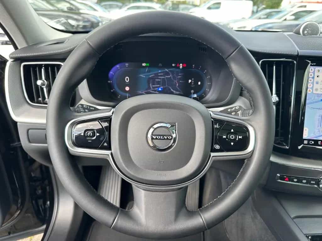 Volvo XC60 Ultimate Dark AWD Leder HuD Pano B&W 360° 08/2022-photo-12