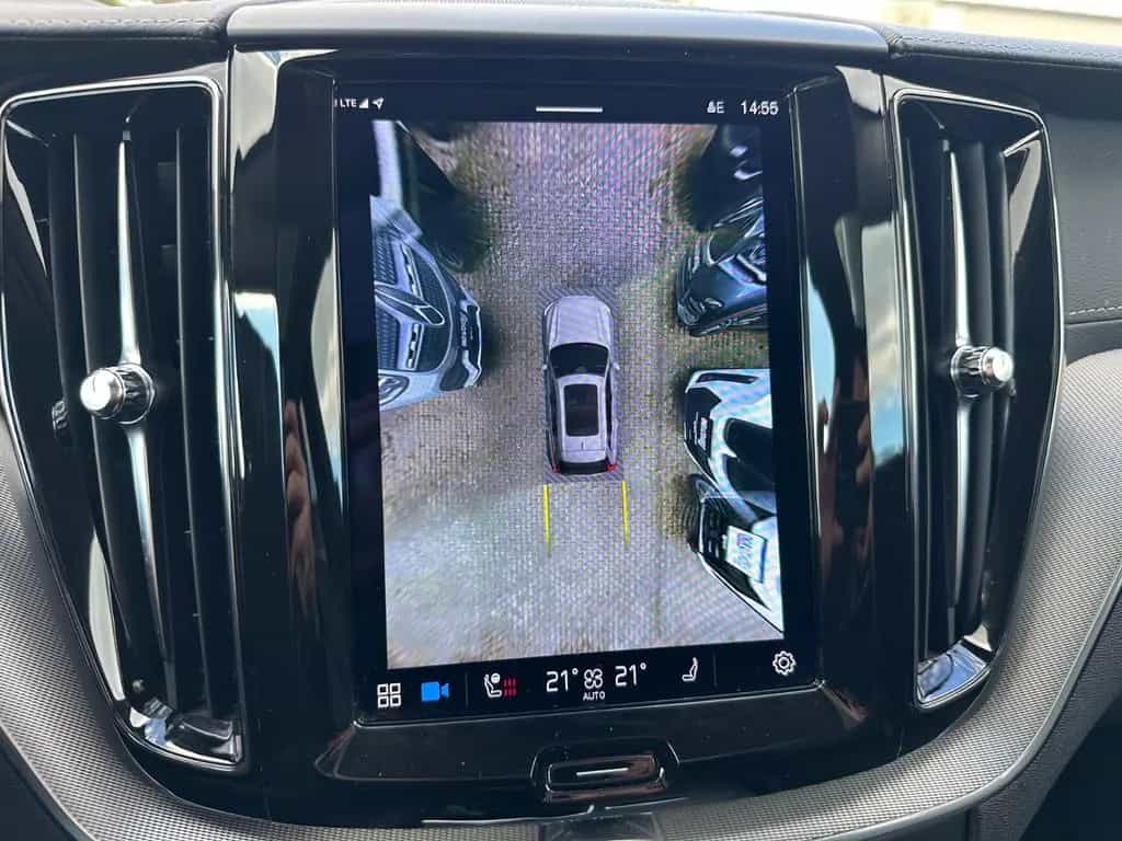 Volvo XC60 Ultimate Dark AWD Leder HuD Pano B&W 360° 08/2022-photo-14
