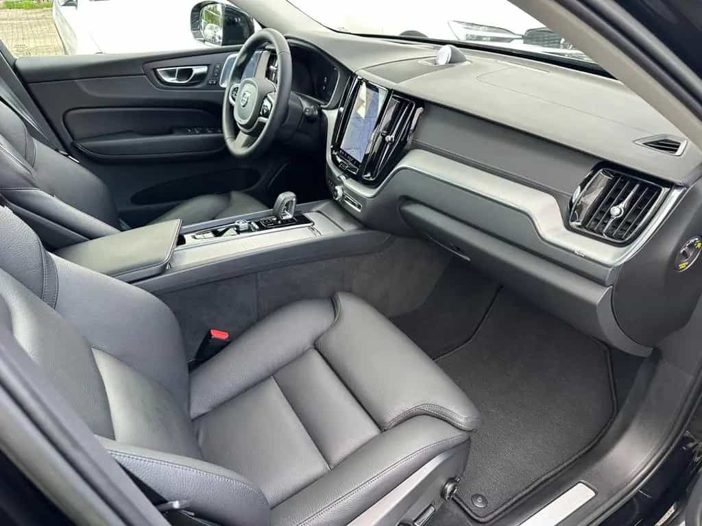 Volvo XC60 Ultimate Dark AWD Leder HuD Pano B&W 360° 08/2022-photo-19