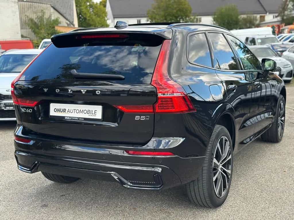 Volvo XC60 Ultimate Dark AWD Leder HuD Pano B&W 360° 08/2022-photo-3
