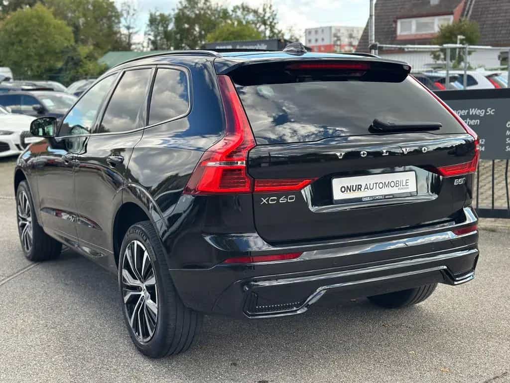 Volvo XC60 Ultimate Dark AWD Leder HuD Pano B&W 360° 08/2022-photo-5