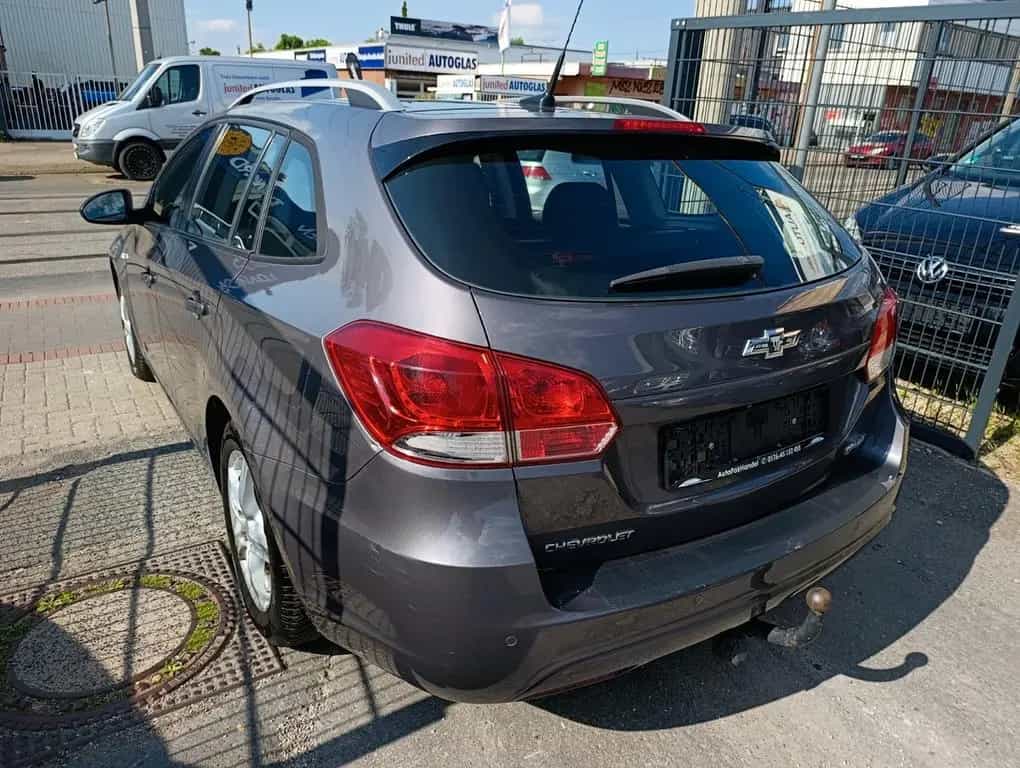 Chevrolet Cruze Station Wagon LT+89TKM*NAVI*KAMERA*AHK*TPM 07/2013-photo-4
