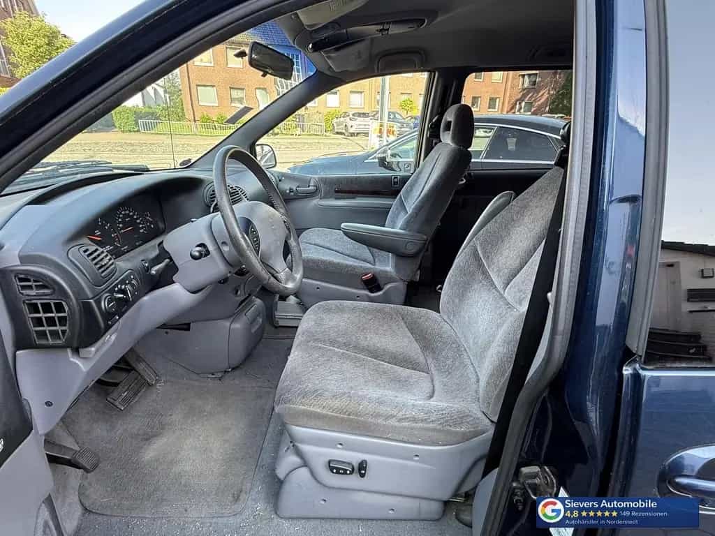 Chrysler Voyager 3.3 LE Automatik 6 Sitzer Klima 2.Hand e 03/2001-photo-11