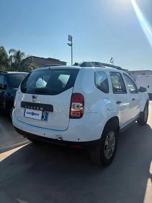 Dacia Duster 1.6 4x4 03/2018-photo-3