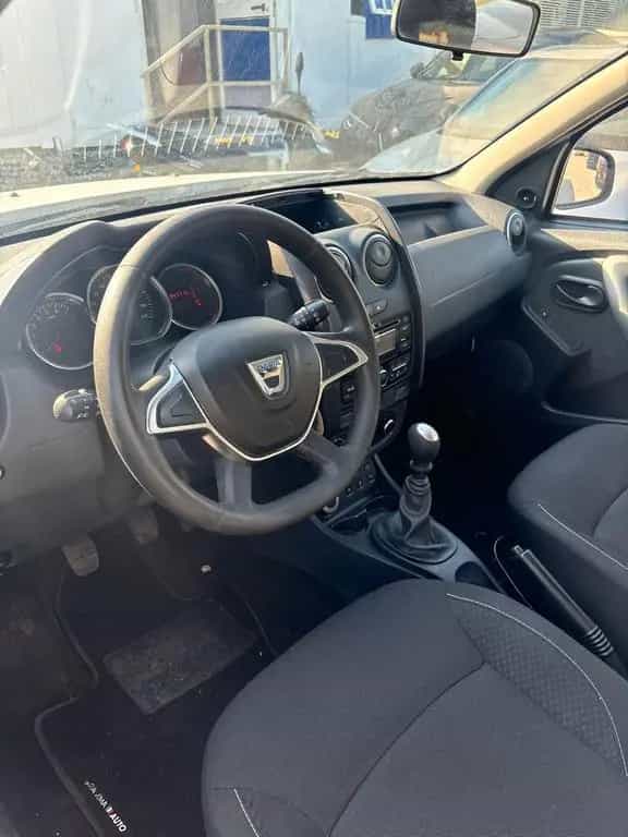 Dacia Duster 1.6 4x4 03/2018-photo-7