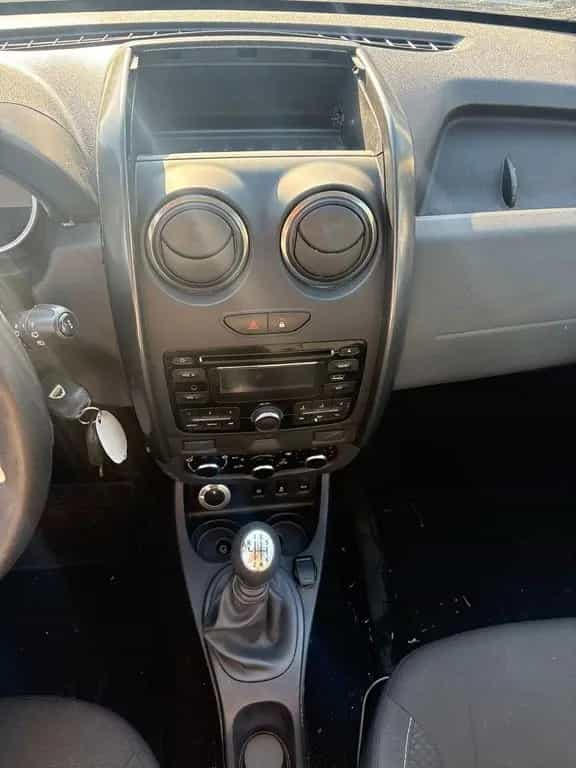 Dacia Duster 1.6 4x4 03/2018-photo-9