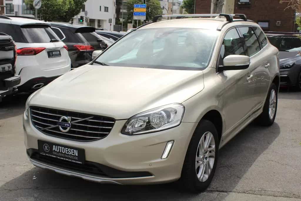 Volvo XC60 D3 Momentum Geartronic+SENSUS+LEDER+PDC+AHK 10/2016-photo-0