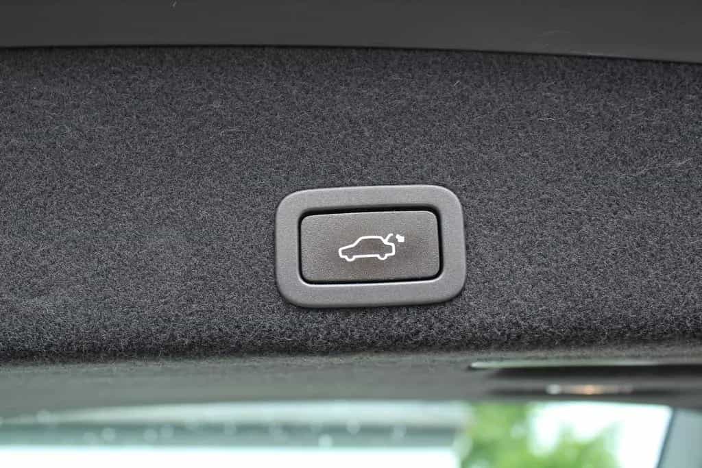 Volvo XC60 D3 Momentum Geartronic+SENSUS+LEDER+PDC+AHK 10/2016-photo-11