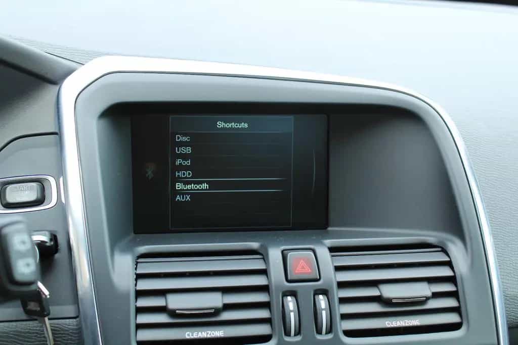 Volvo XC60 D3 Momentum Geartronic+SENSUS+LEDER+PDC+AHK 10/2016-photo-13
