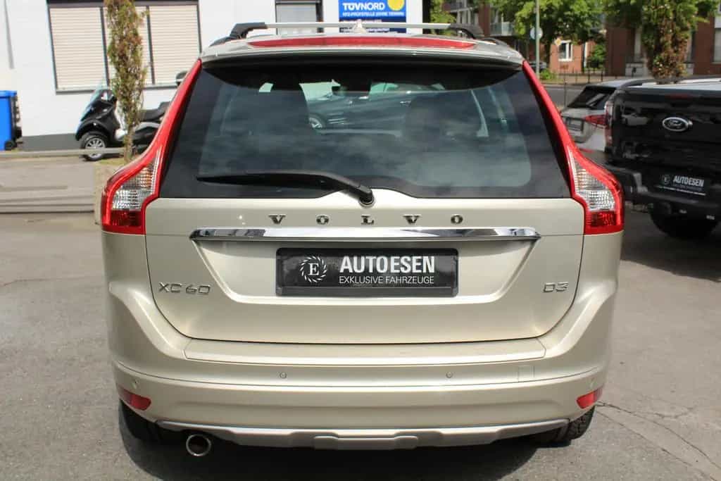 Volvo XC60 D3 Momentum Geartronic+SENSUS+LEDER+PDC+AHK 10/2016-photo-5