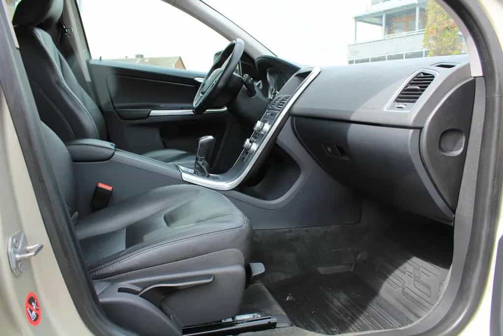 Volvo XC60 D3 Momentum Geartronic+SENSUS+LEDER+PDC+AHK 10/2016-photo-8