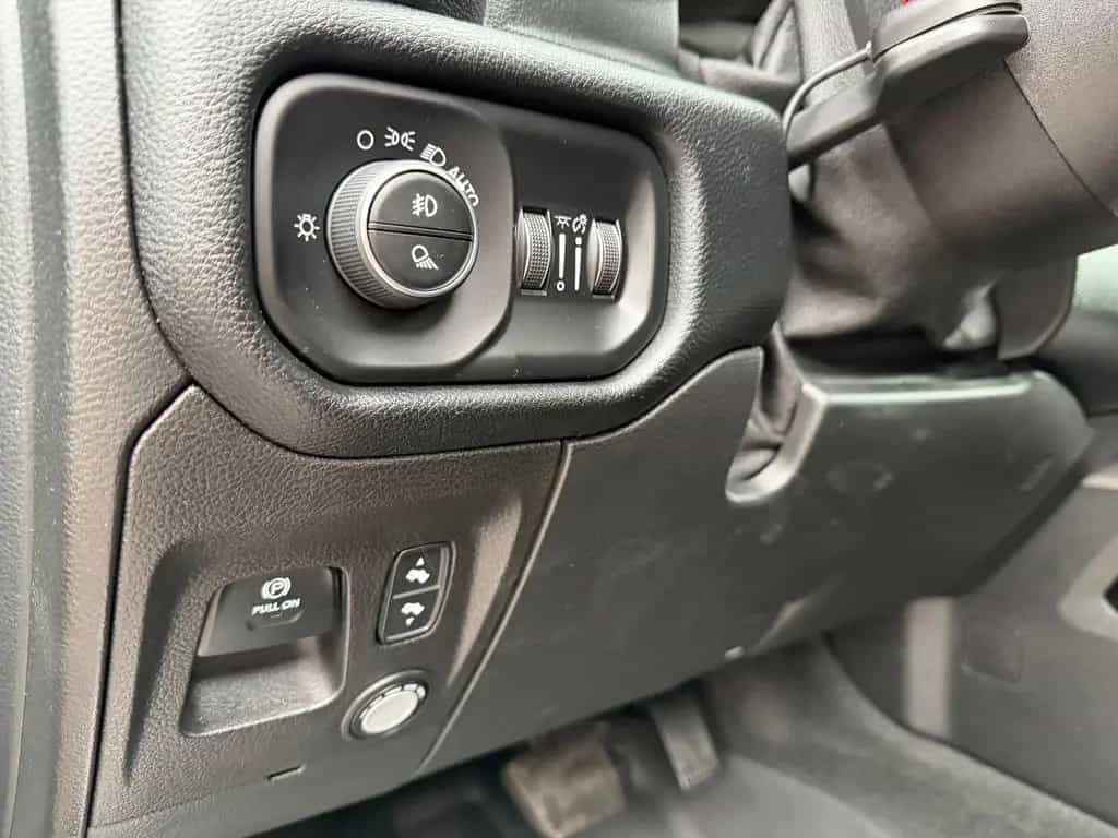 Dodge RAM 1500 Laramie Pick-Up 4x4 5.7 V8 07/2022-photo-14