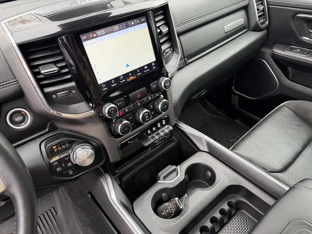 Dodge RAM 1500 Laramie Pick-Up 4x4 5.7 V8 07/2022-photo-16