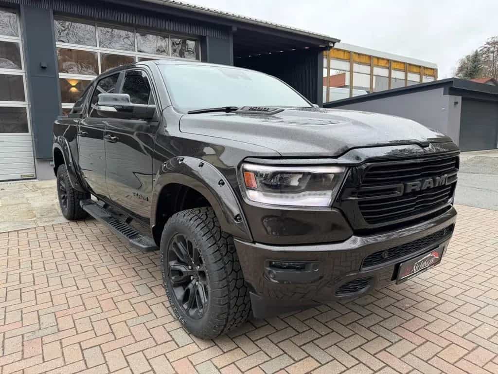 Dodge RAM 1500 Laramie Pick-Up 4x4 5.7 V8 07/2022-photo-2
